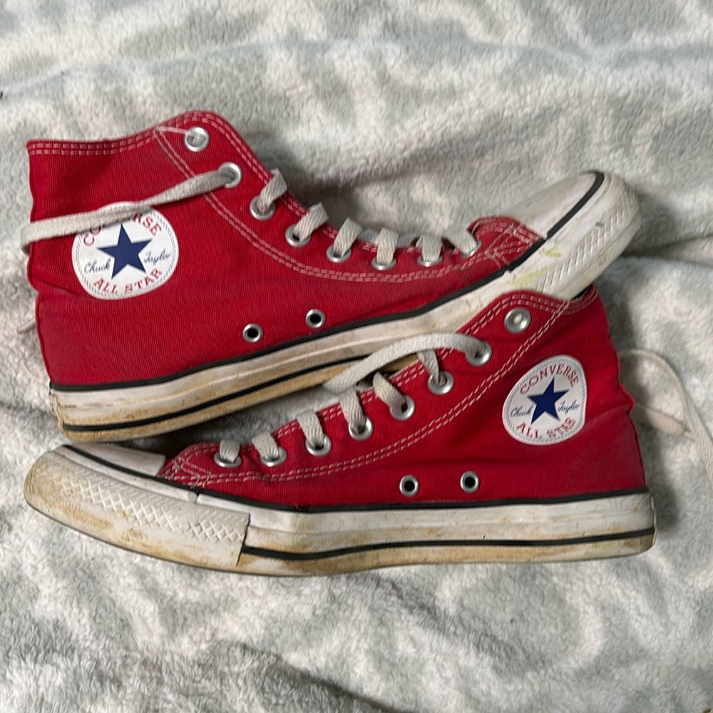 Red converse